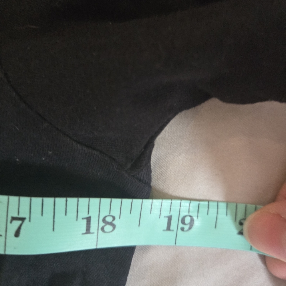 Crop Graphic Tee - Black "On Wednesdays We Wear Black" Official - Picture 4 of 5